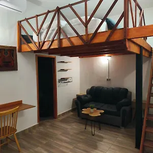 Inn Oasis Blue Laureles
